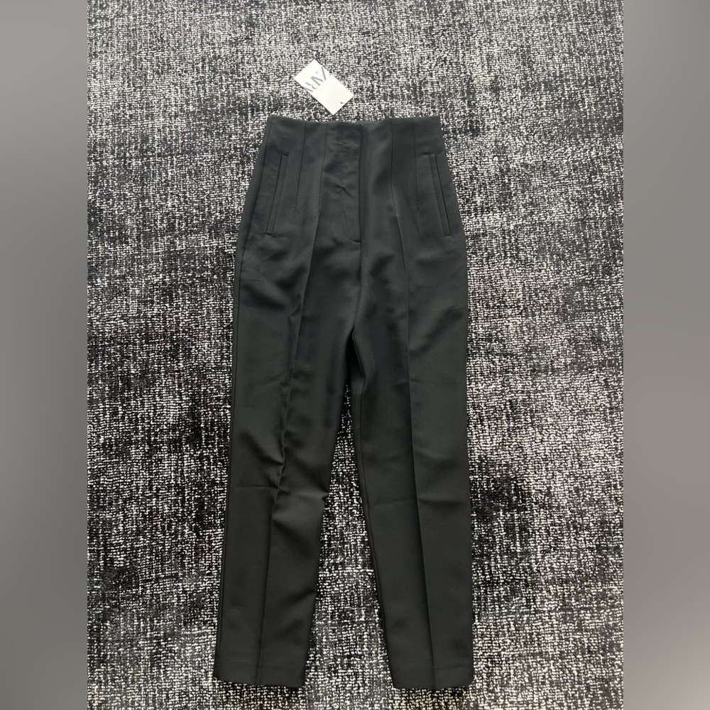 Zara black fitted capris. NWT